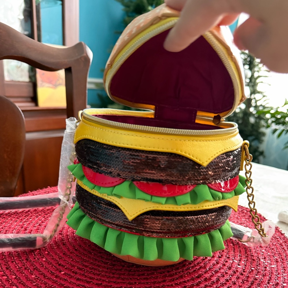 NWOT Betsey Johnson Kitsch Nice Buns Cheeseburger Crossbody - Picture 11 of 14